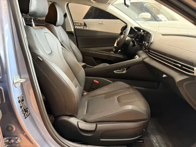 Hyundai Elantra — Фото автомобиля 11