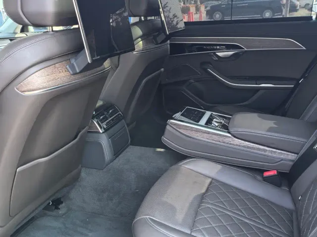 Audi A8 — Фото автомобиля 3