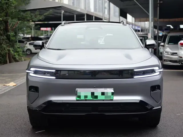 Changan Qiyuan E07 — Фото автомобиля 2