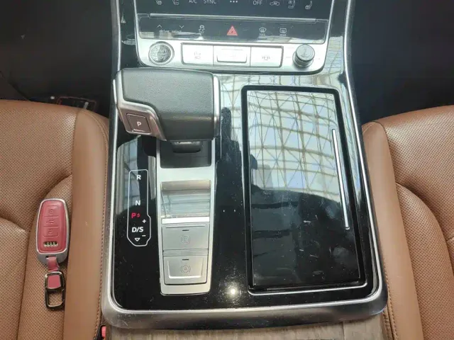 Audi Q7 — Фото автомобиля 9