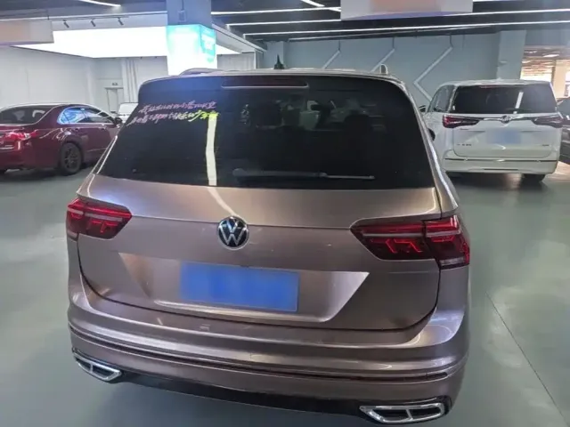 Volkswagen Tiguan L — Фото автомобиля 3