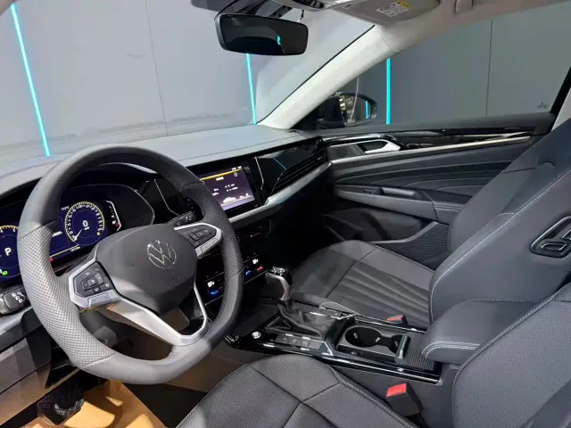 Volkswagen Passat — Фото автомобиля 11