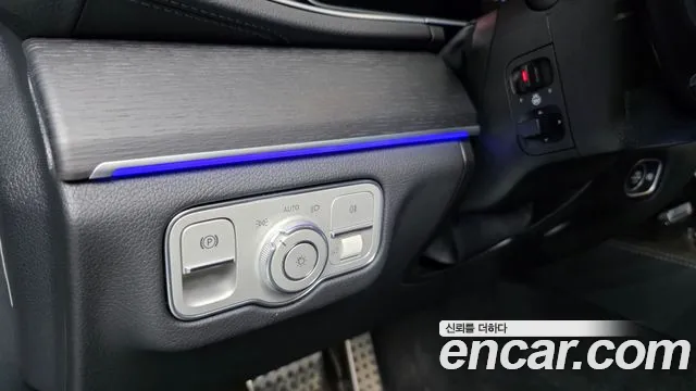 Mercedes-Benz GLE-Class — Фото автомобиля 24