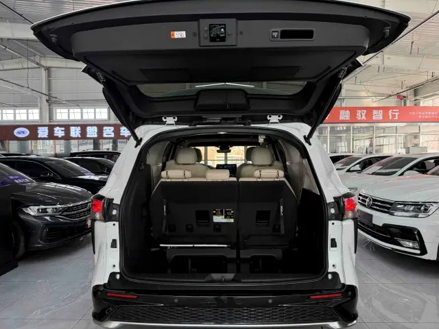 Toyota Granvia — Фото автомобиля 21