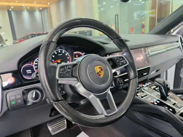 Porsche Cayenne — Фото автомобиля 3