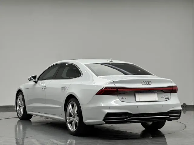 Audi A7L — Фото автомобиля 6