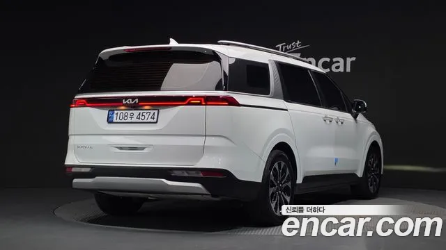 Kia Carnival Generation 4 — Фото автомобиля 2