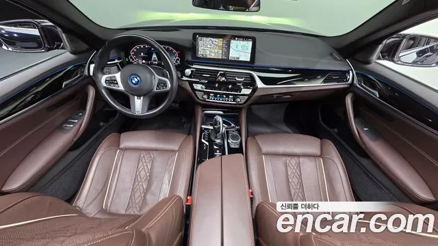 BMW 5 Series — Фото автомобиля 10
