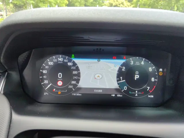 Land Rover Discovery Sport — Фото автомобиля 30