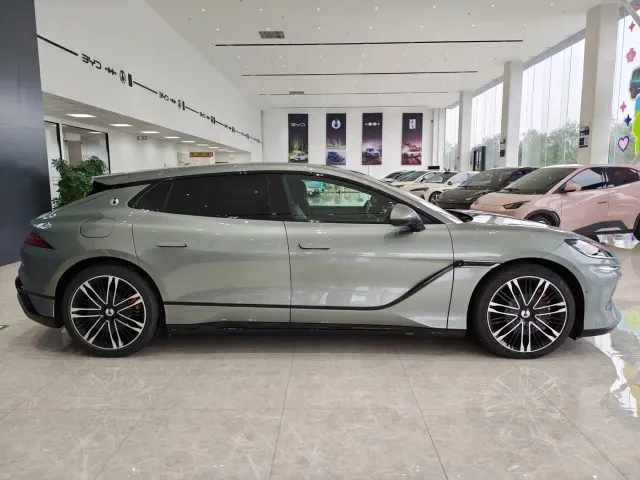 Denza Z9GT — Фото автомобиля 4