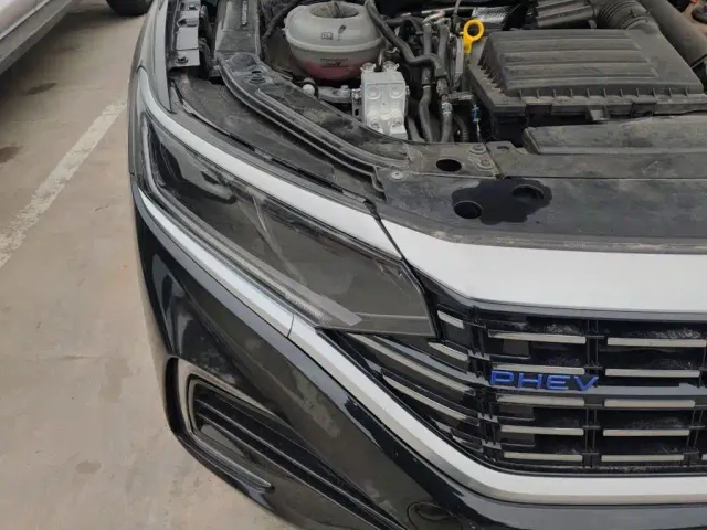Volkswagen Passat — Фото автомобиля 7