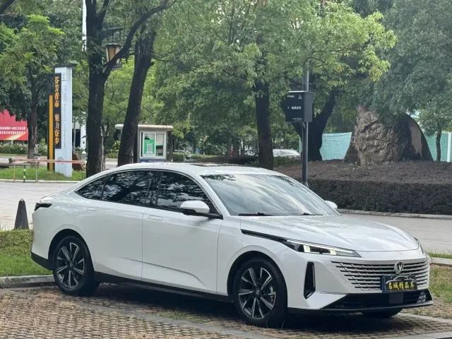 Changan Lamore — Фото автомобиля 3