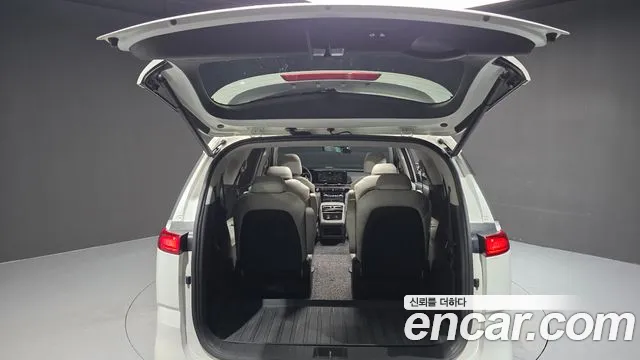 Kia Canival Carnival 4 поколение Дизель 9 мест Signature — Фото автомобиля 20