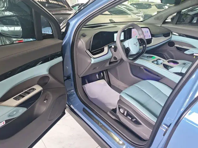 Hongqi Tian Gong 08 — Фото автомобиля 15