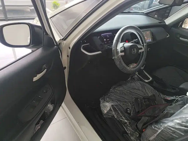 Honda Fit — Фото автомобиля 11