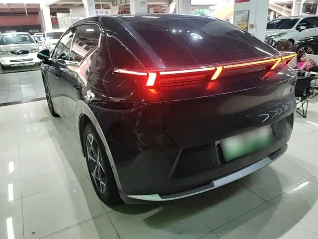 Lynk & Co Z20 — Фото автомобиля 4