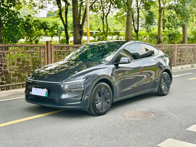 Фотография автомобиля — Tesla Model Y