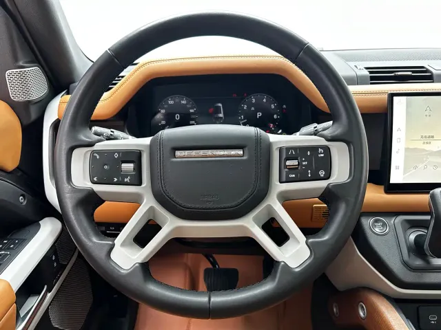 Land Rover Defender — Фото автомобиля 15