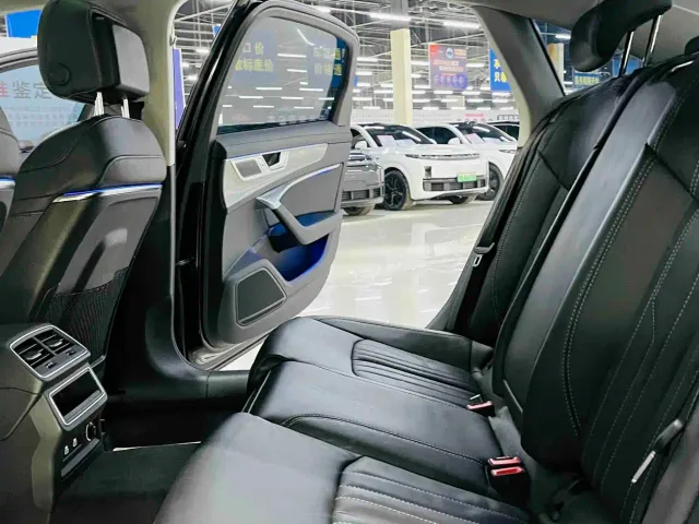 Audi A6L — Фото автомобиля 10