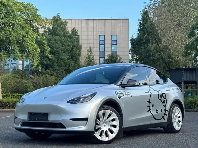 Фотография автомобиля — Tesla Model Y