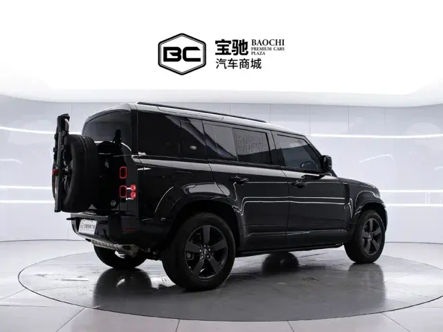 Land Rover Defender — Фото автомобиля 3