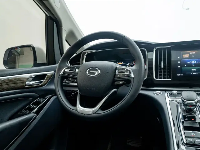 GAC Trumpchi M8 — Фото автомобиля 19