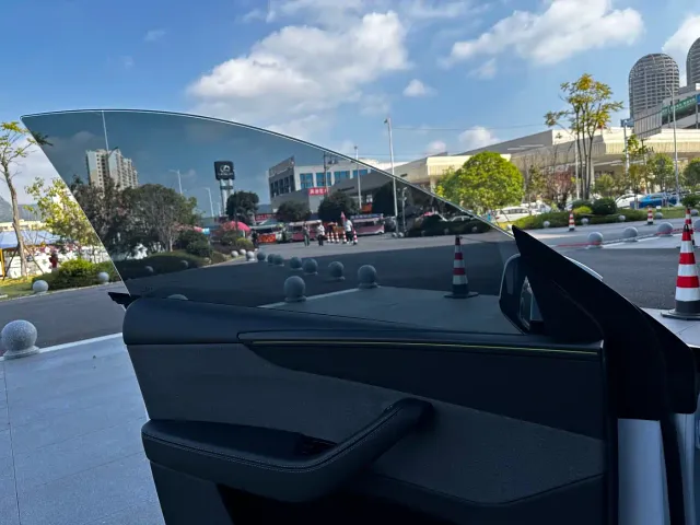 Tesla Model Y — Фото автомобиля 13