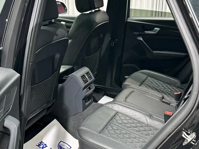 Audi SQ5 — Фото автомобиля 17