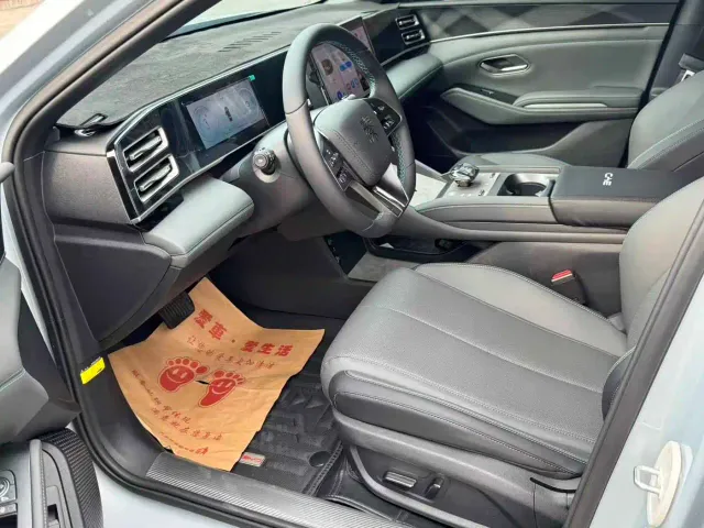 BYD Qin L — Фото автомобиля 9