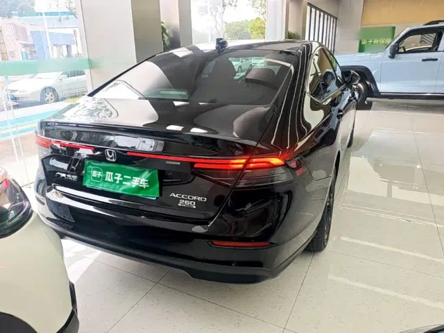 Honda Accord — Фото автомобиля 4
