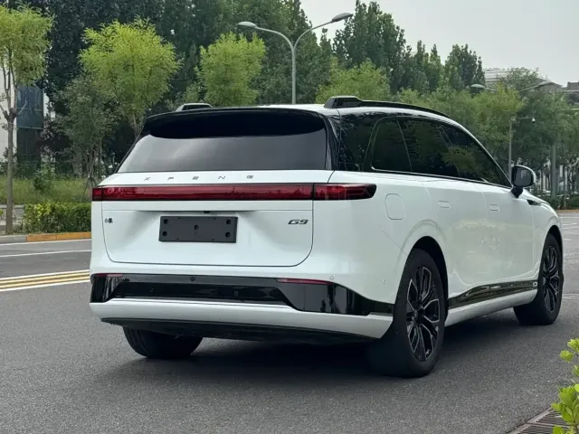 Xpeng G9 — Фото автомобиля 6