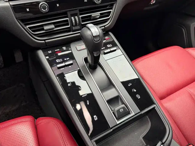 Porsche Macan — Фото автомобиля 10