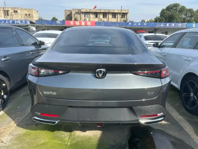 Changan Eado — Фото автомобиля 13
