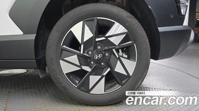 Hyundai Kona — Фото автомобиля 5