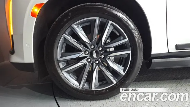 Cadillac Escalade Generation 5 — Фото автомобиля 5