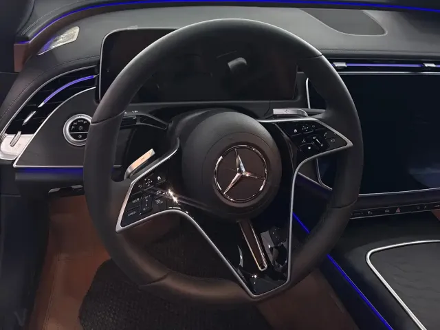 Mercedes-Benz E-Class — Фото автомобиля 6