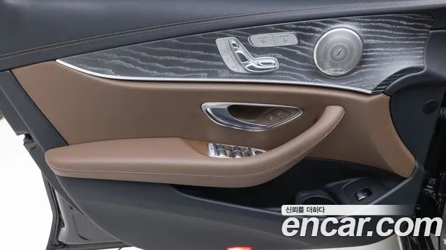 Mercedes-Benz E-Class W213 — Фото автомобиля 15