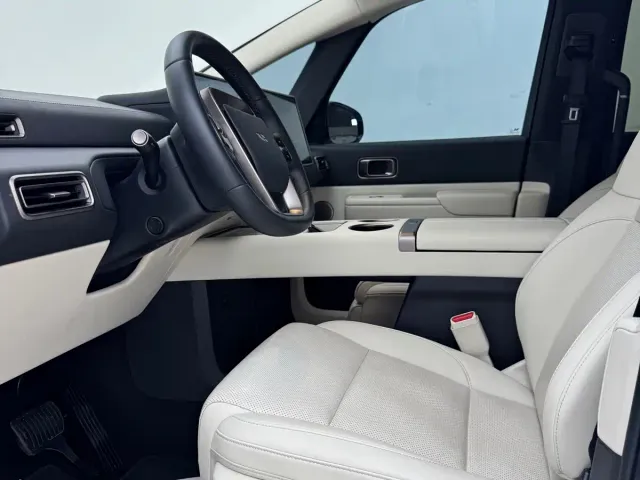 Li Auto MEGA — Фото автомобиля 9
