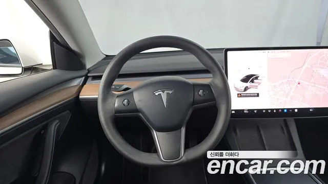 Tesla Model 3 — Фото автомобиля 13
