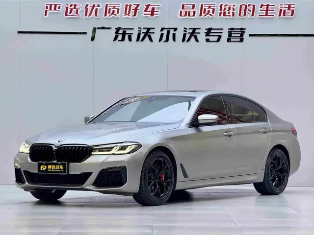 Фотография автомобиля — BMW 5 Series