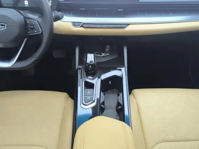 Geely Emgrand L — Фото автомобиля 16