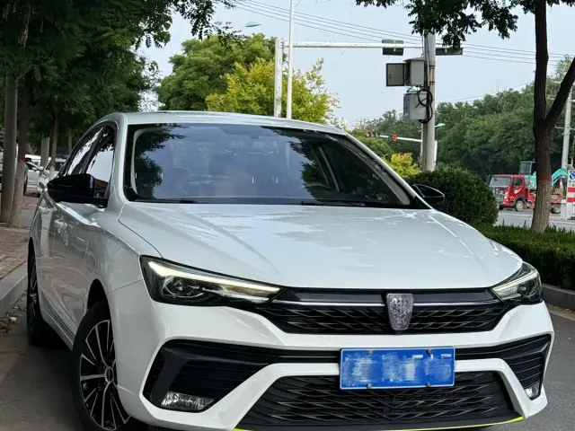 Roewe i5 — Фото автомобиля 3