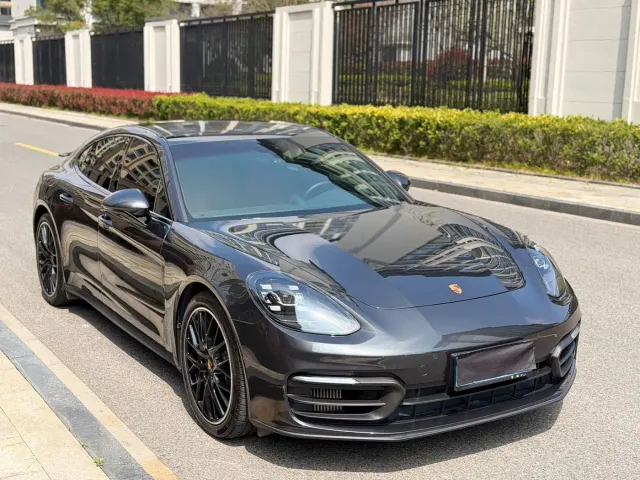 Porsche Panamera — Фото автомобиля 3
