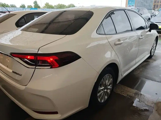 Toyota Corolla — Фото автомобиля 6