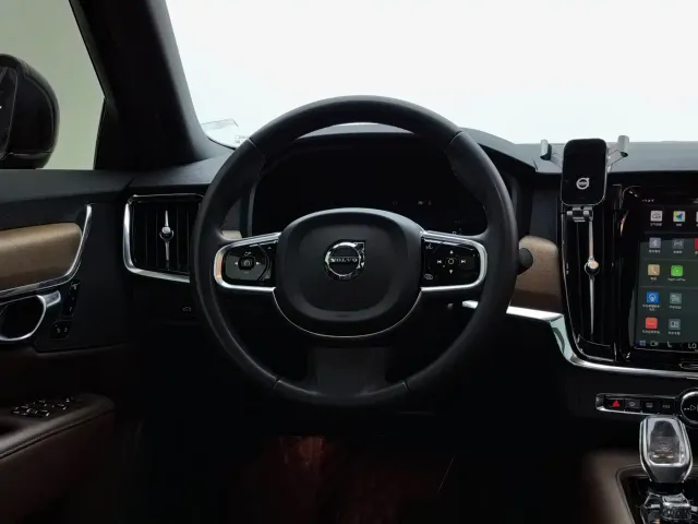 Volvo S90 — Фото автомобиля 21