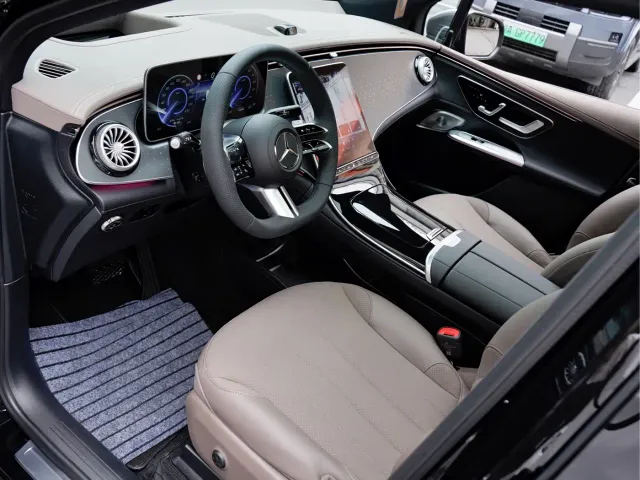 Mercedes-Benz EQE SUV — Фото автомобиля 11