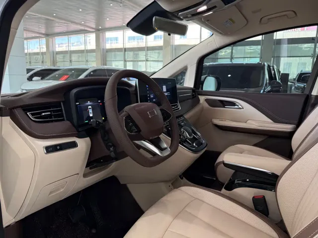 Bestune Besturn M9 — Фото автомобиля 5