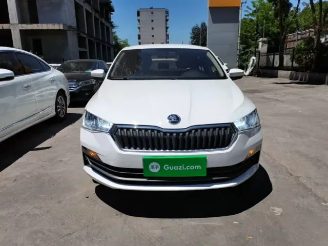 Skoda Rapid — Фото автомобиля 2