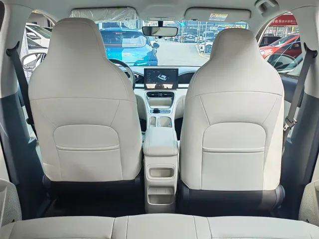 Geely Starry Wish — Фото автомобиля 9