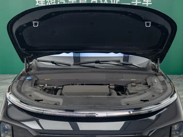 Li Auto L9 — Фото автомобиля 4